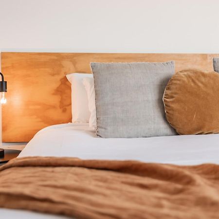 Change Overnight Launceston Bagian luar foto