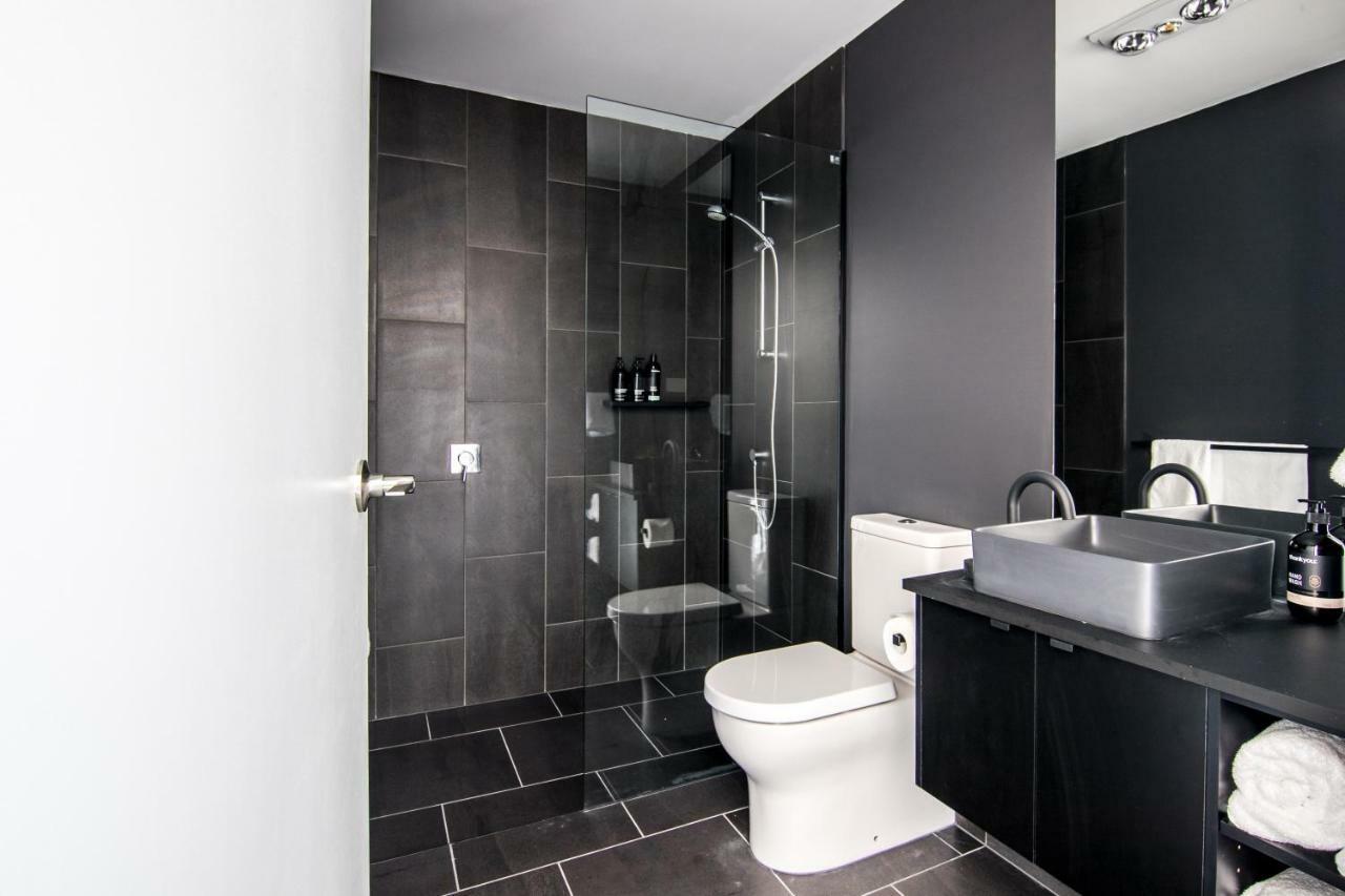 Change Overnight Launceston Bagian luar foto